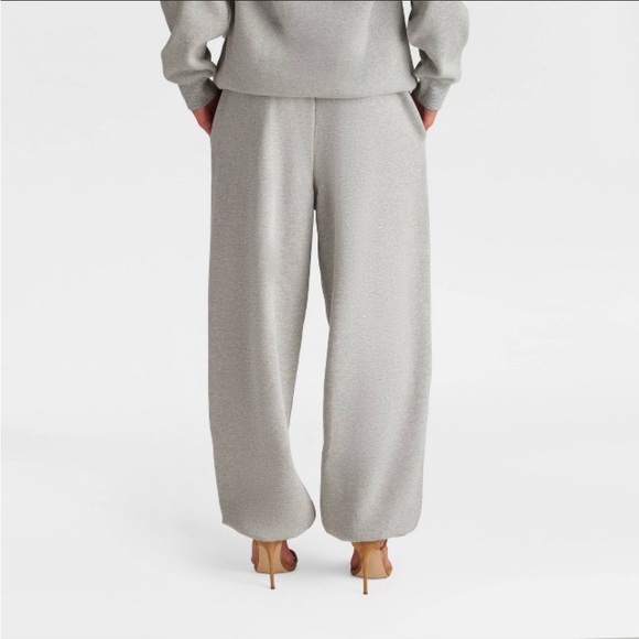 NWT KBB by KAHLANA HighRise StraightLeg ‘The Dwayne Sweats' Heather Gray- L - Picture 2 of 5